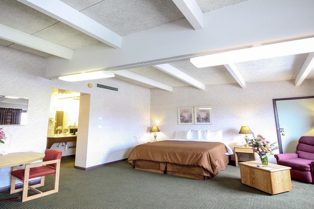 Days Inn By Wyndham Manitowoc Room photo